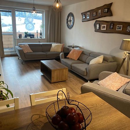 Apartman Slnecna Terasa S Vlastnym Parkovanim Na 2 Auta Lägenhet Žilina Exteriör bild