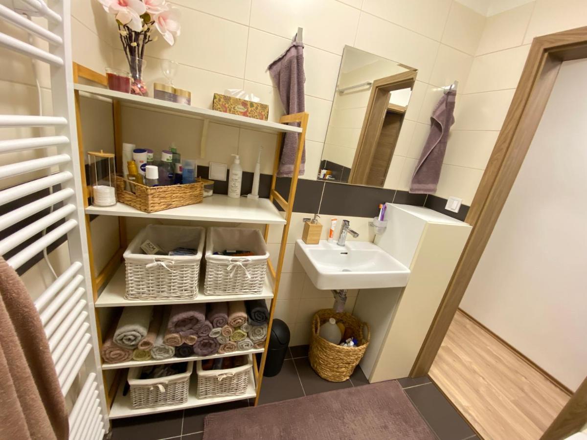 Apartman Slnecna Terasa S Vlastnym Parkovanim Na 2 Auta Lägenhet Žilina Exteriör bild