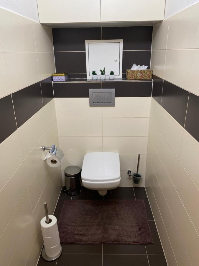 Apartman Slnecna Terasa S Vlastnym Parkovanim Na 2 Auta Lägenhet Žilina Exteriör bild