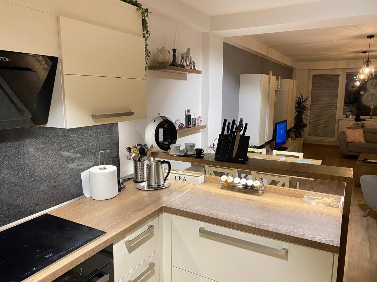 Apartman Slnecna Terasa S Vlastnym Parkovanim Na 2 Auta Lägenhet Žilina Exteriör bild